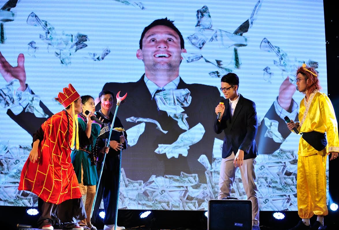 Việc thuê nhà trọ của sinh viên gặp nhiều phiền toái bởi những mưu mô quảng cáo. Sự cạnh tranh, ganh đua để tranh giành khách hàng là tân sinh viên khiến họ đôi khi rối như tơ vò.