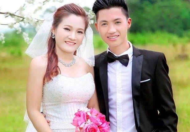 Tam su cua cap doi trong clip chu re hat tang co dau hinh anh