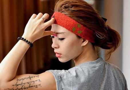 Huan luyen vien 9X xinh dep noi tieng tren Youtube hinh anh