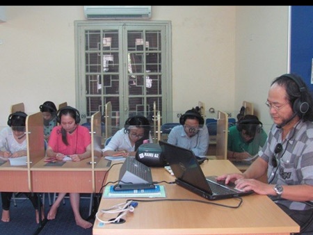 Dai hoc khong mien thi mon ngoai ngu dau vao hinh anh