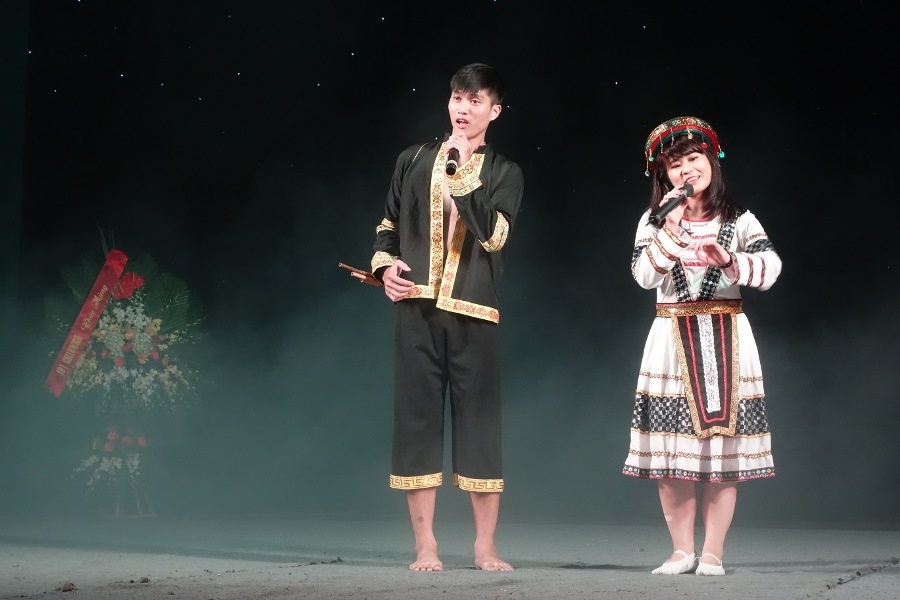 Giai nhi - Gap nhau trong rung mo