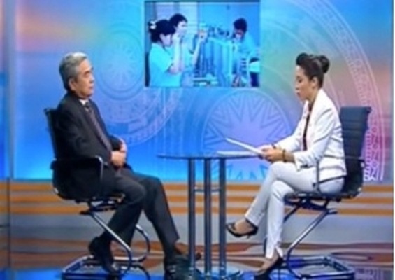 Clip Bo truong ly giai vi sao nha vo dich Olympia khong ve nuoc hinh anh