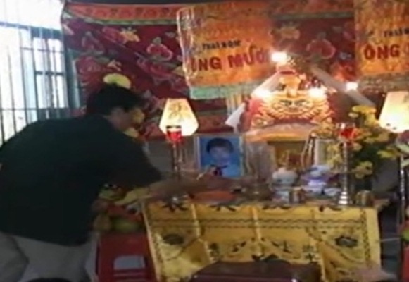 3 hoc sinh chet duoi khi qua suoi bang thung phi hinh anh