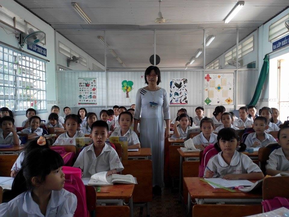 Cô giáo Chung và tập thể lớp 2/10. Thanh Tùng