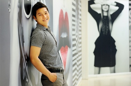 Thay giao 9X dien trai, dang chuan nhu nguoi mau hinh anh