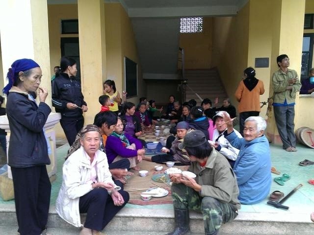 600 HS that hoc: Dan tuc truc ngay dem de giu truong hinh anh