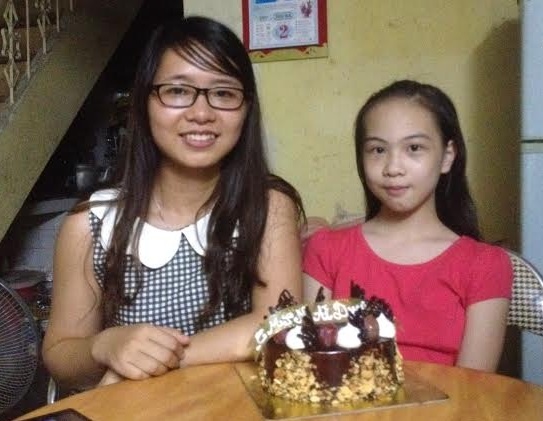 Ái Duyên và cô giáo gia sư Dương Hằng.