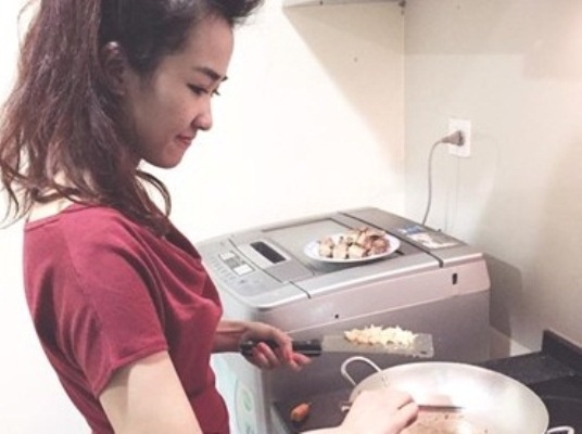 Anh doi thuong it biet cua 3 DJ boc lua Ha thanh hinh anh