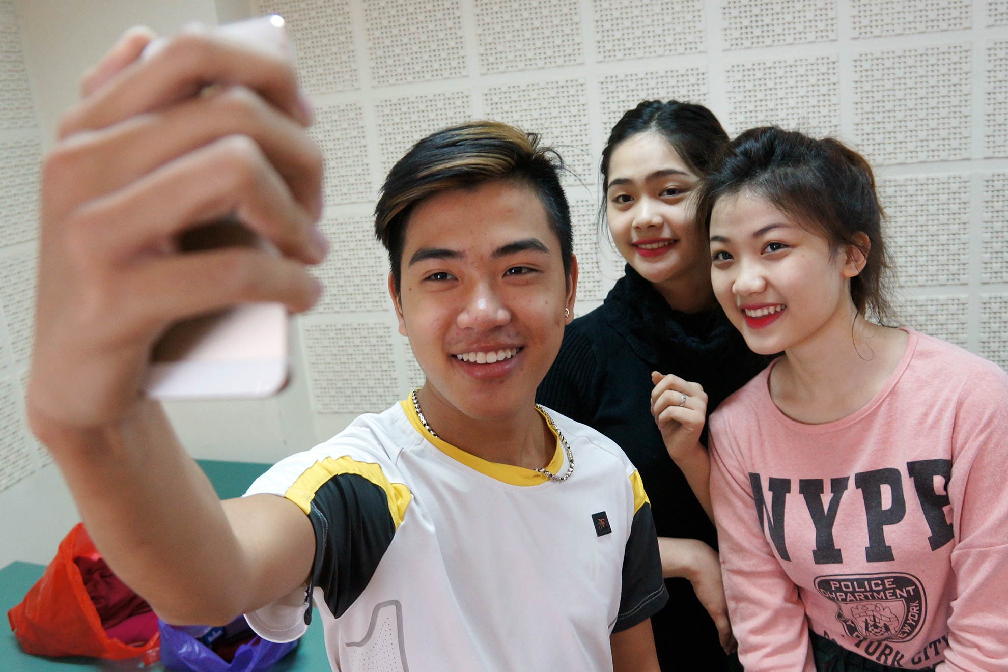 Diễn viên Quang Sọt nhí ngày nào, nay được nhiều sinh viên trong trường nhận ra khi gặp thầy giáo Hán Quang Tú. Đó là niềm hạnh phúc lớn lao bởi một vai diễn đã theo anh trong suốt chục năm qua.