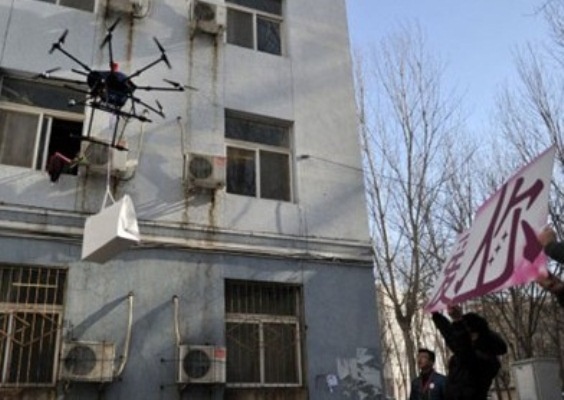 To tinh that bai vi dung… truc thang tu che de tang qua hinh anh