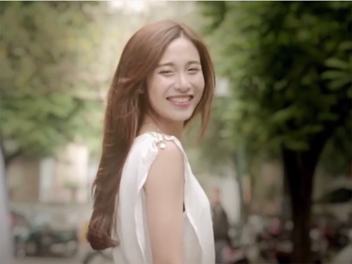 Vlog 'Ve dep dich thuc cua con gai la gi' hut dan mang hinh anh