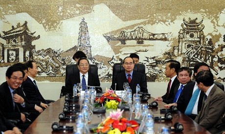 Chủ tịch MTTQ Việt Nam Nguyễn Thiện Nhân và Chủ tịch Chính hiệp Trung Quốc Du Chính Thanh.