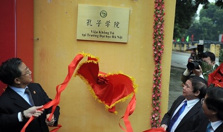 Them cau noi gop phan lam sinh dong quan he Viet – Trung hinh anh