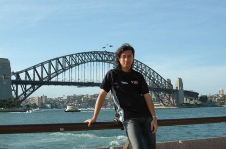 hành Vinh ngày mới sang Australia du học.