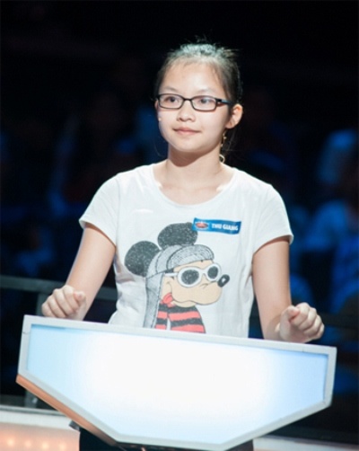 Nu sinh tra loi nhanh hon may tinh hinh anh