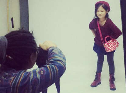 Clip mau nhi Viet thuoc top 10 the gioi di catwalk hinh anh