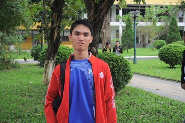 Hiện tại, Trí kinh doanh những sản phẩn handmade của mình trên Facebook cá nhan và cửa hàng qua hình thức online. Trí cũng nhận khắc trực tiếp tại trường vào những dịp đặc biệt. 