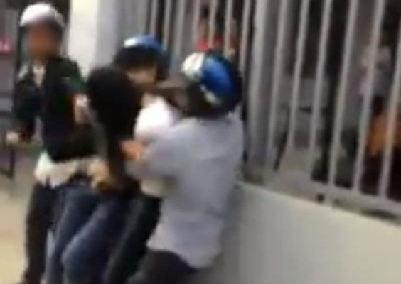 Bi cha me troi tay vi chung song voi nguoi yeu dong gioi hinh anh