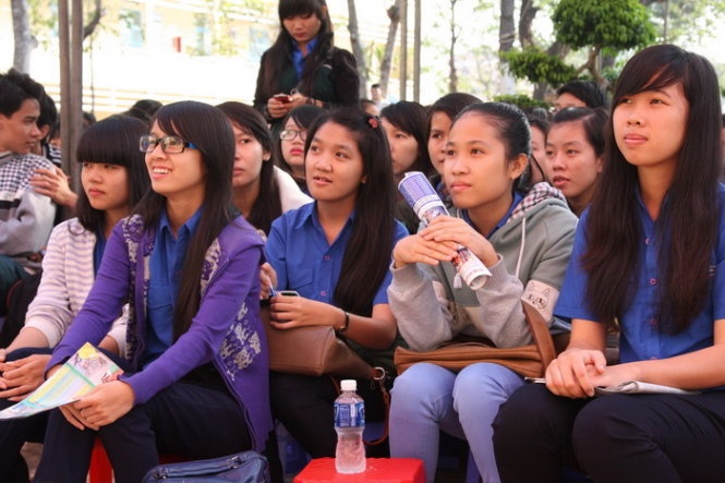 Dang ky du thi may mon de xet tuyen thuan loi? hinh anh