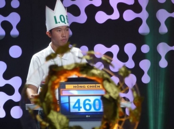 Hong Chien khien truong quay vo oa trong ve dich hinh anh