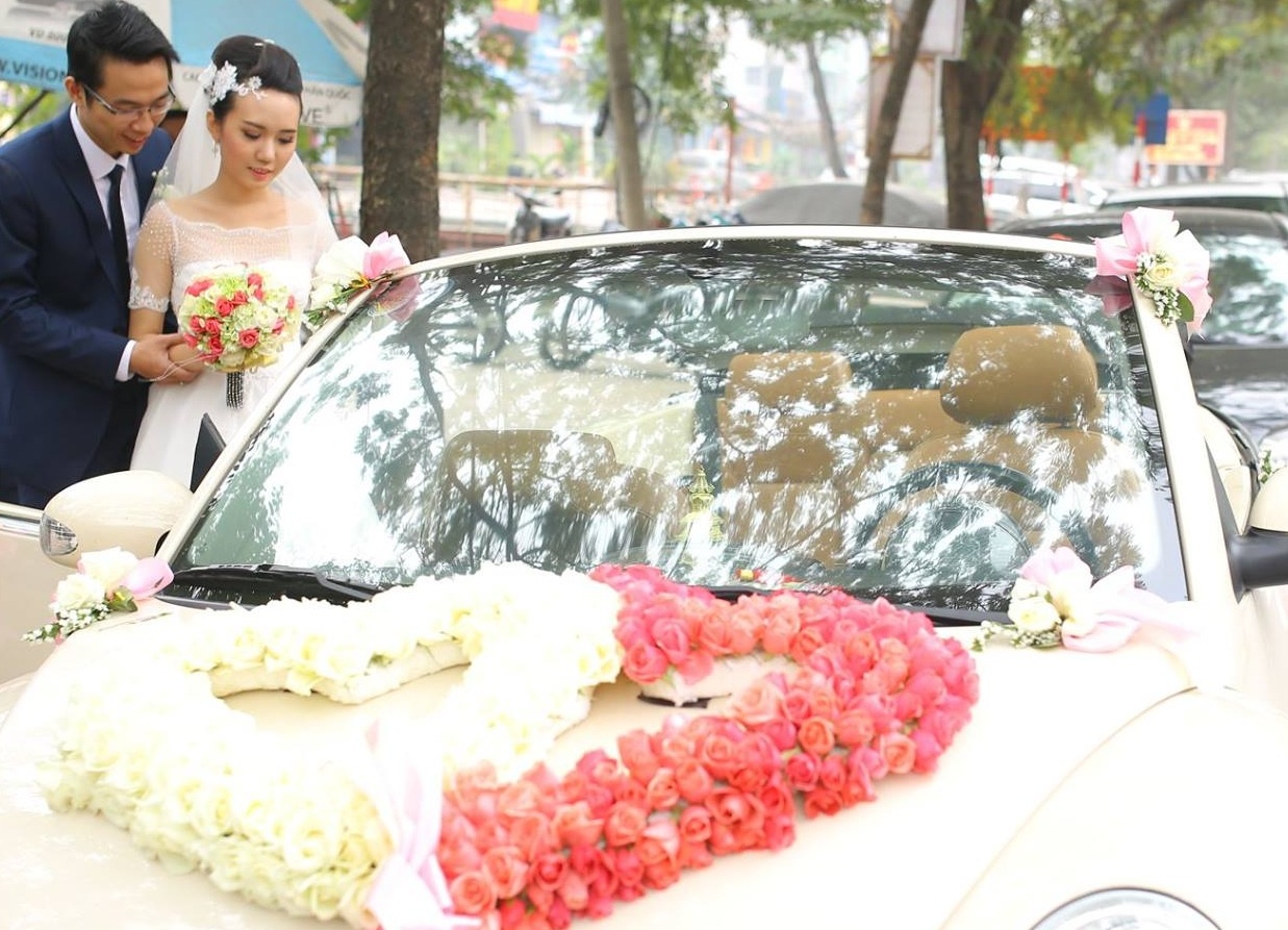 Anh cuoi cua cap doi co chu re bien mat khi trao nhan hinh anh