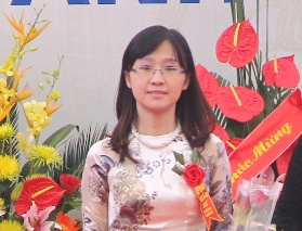 Nu PGS tre nhat Viet Nam va ky uc Tet ben dong ho Nguyen Lan hinh anh