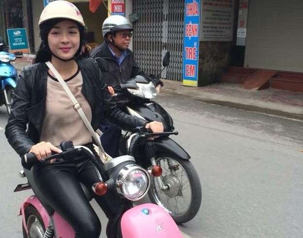 Thanh Quỳnh hiện tại là cô gái lạc quan, vui vẻ.