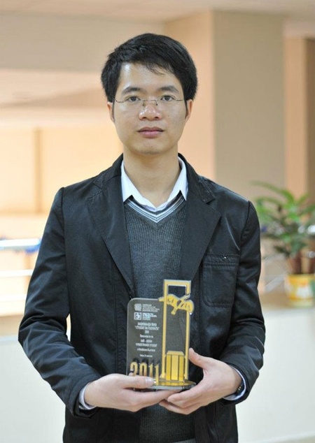 Rất nhiều học bổng, huy chương đã thuộc về Bùi Hữu Hậu.