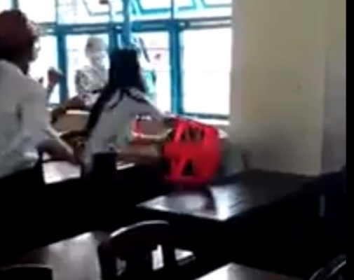 Clip nu sinh Tra Vinh bi ban lay ghe dap vao dau vi ‘chanh' hinh anh