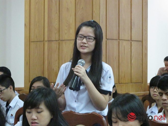 Em Nguyễn Kim Oanh chia sẻ về những thiếu hụt kỹ năng sống mà học sinh hiện nay đang phải đối diện.