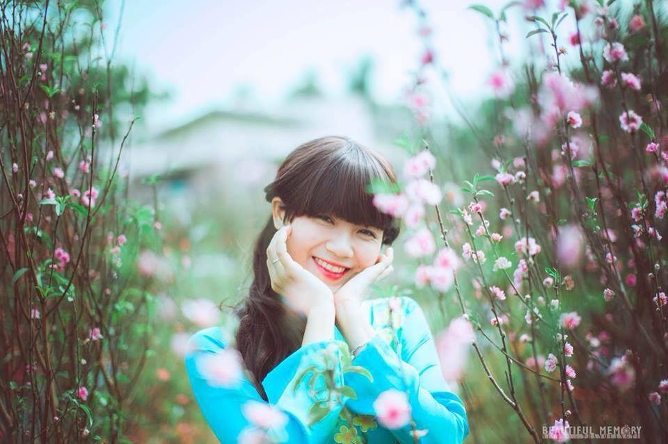 Những hình ảnh cũ của cô cũng được đăng tải trên Facebook.