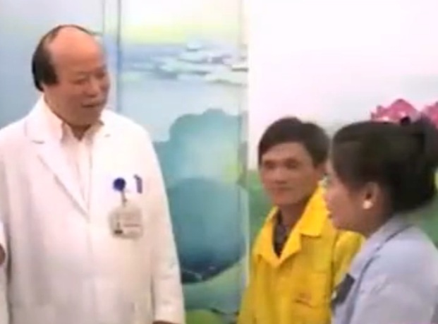Nhung cau noi dau tien cua nu sinh sau bao hanh hinh anh