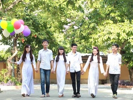 4 HS truong Phan Boi Chau thi Olympic chau A va Quoc te hinh anh