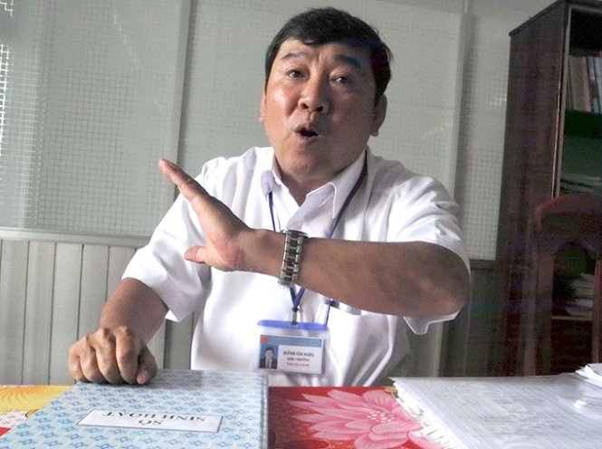 Chuyen o ngoi truong 2 nam duoi 11 hoc sinh hinh anh