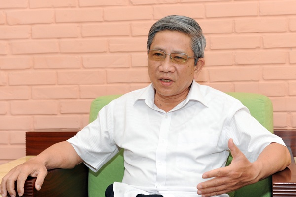 Dung doi moi giao duc kieu 'deo cay giua duong' hinh anh