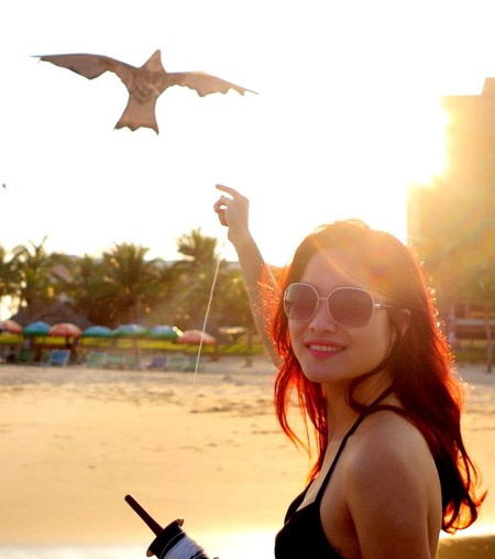 Bùi Mai Trang là hoa khôi cuộc thi Miss Quản trị kinh doanh của Trường ĐH Ngoại thương năm 2012.