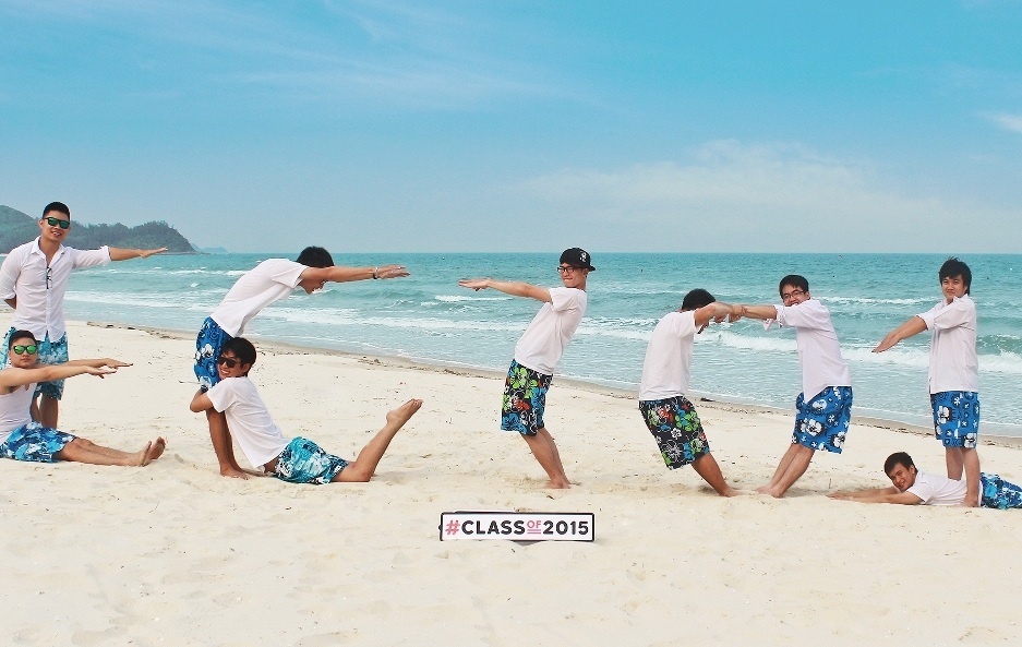 Bo anh ky yeu pha cach tren bai bien cua sinh vien FPT hinh anh