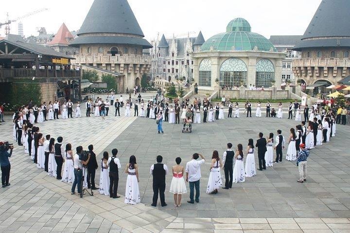 Clip thuc hien uoc mo 'Cong em di khap the gian' hinh anh