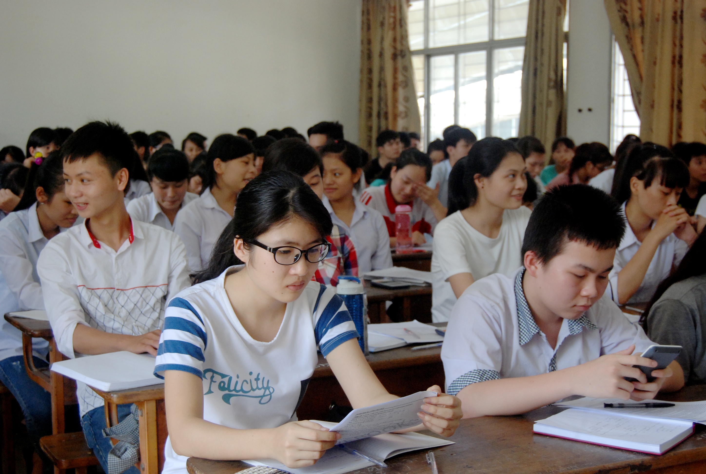 Buổi học đầu tiên có gần 200 học sinh tới tham dự.