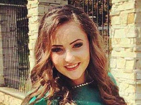 Chup anh tu suong tren noc tau, bi dien giat chet hinh anh