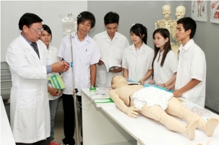 Khoi dai hoc y, duoc siet chi tieu tuyen thang hinh anh