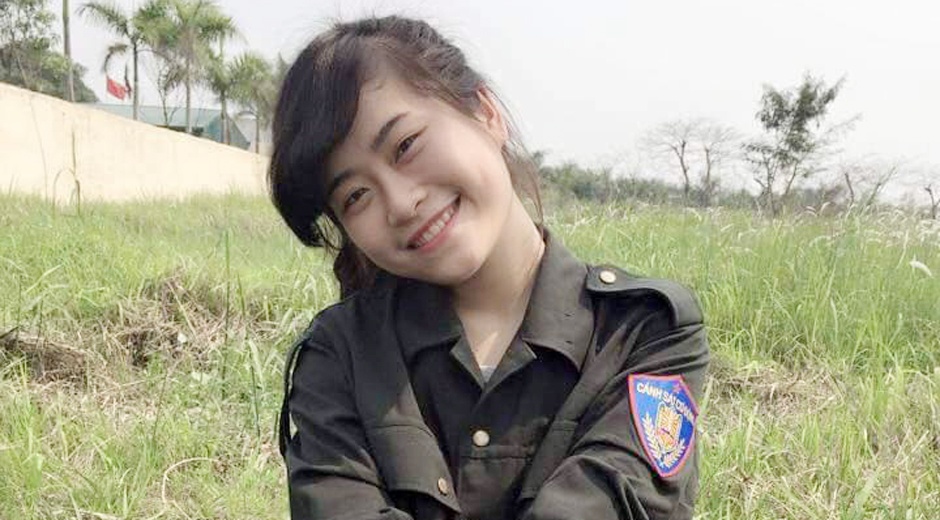 Nu hoc vien canh sat hinh su xinh dep, hoc gioi hinh anh