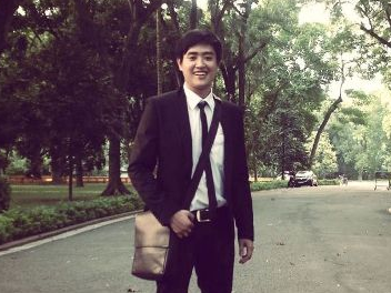 Thay giao truong Kinh te Quoc dan dien trai nhu sao Han hinh anh