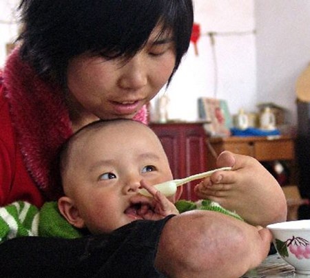 Chị Mã và con trai.