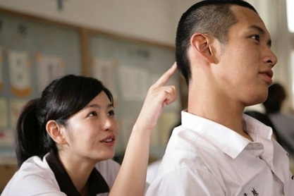 ‘Co gai nam ay chung ta cung theo duoi’ vao de thi thu hinh anh
