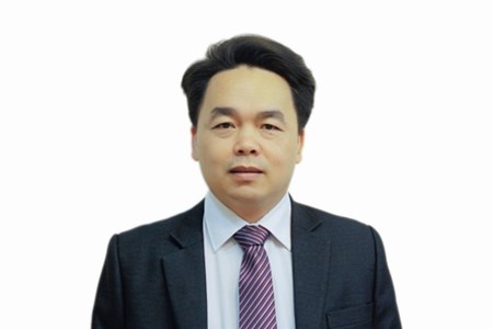 Ông Lê Bá Trần Phương.