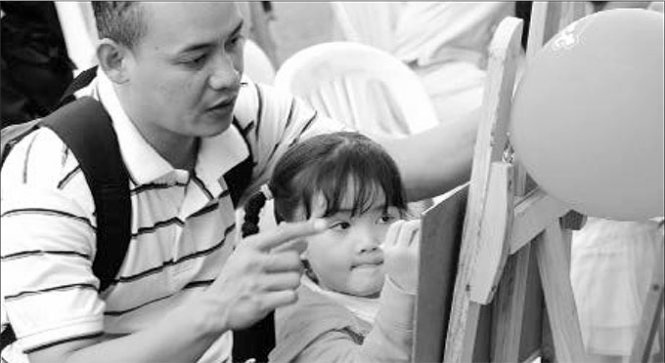 Su vo cam cua con bat dau tu nguoi lon hinh anh