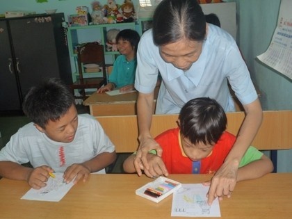 Bong dung bi chuyen sang... truong khuyet tat hinh anh