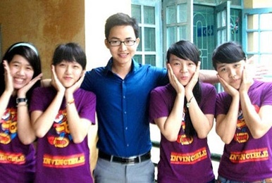 Thay giao hot boy tu van lam de thi Toan vao lop 10 hinh anh
