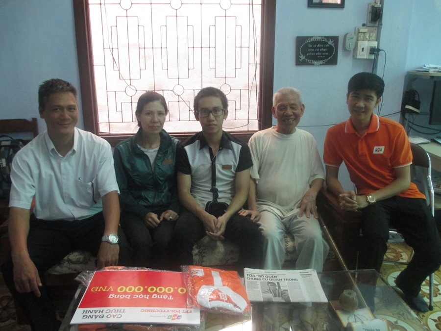 Quang Thien nhan hoc bong 10 trieu dong sau khi ra tu hinh anh